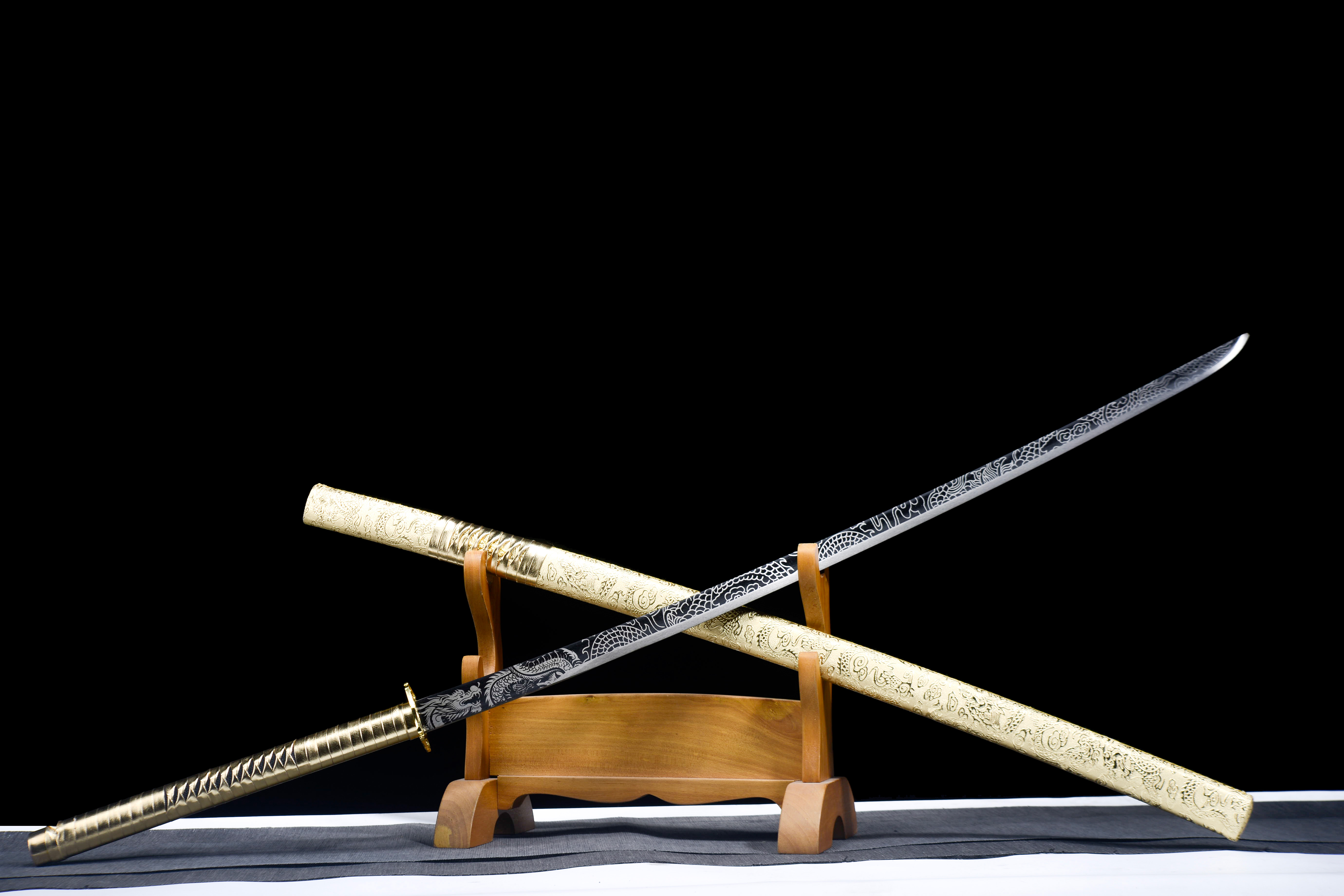 编号 1304 金苗刀